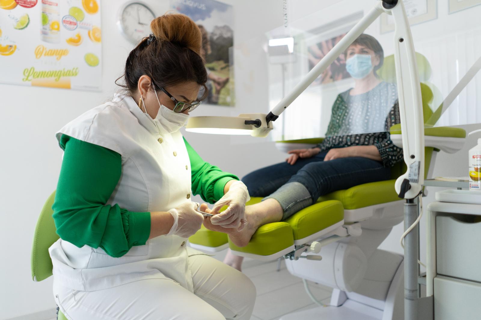 Diabetes and Your Feet: Why Your Pedicure Choice Matters More Than You Think